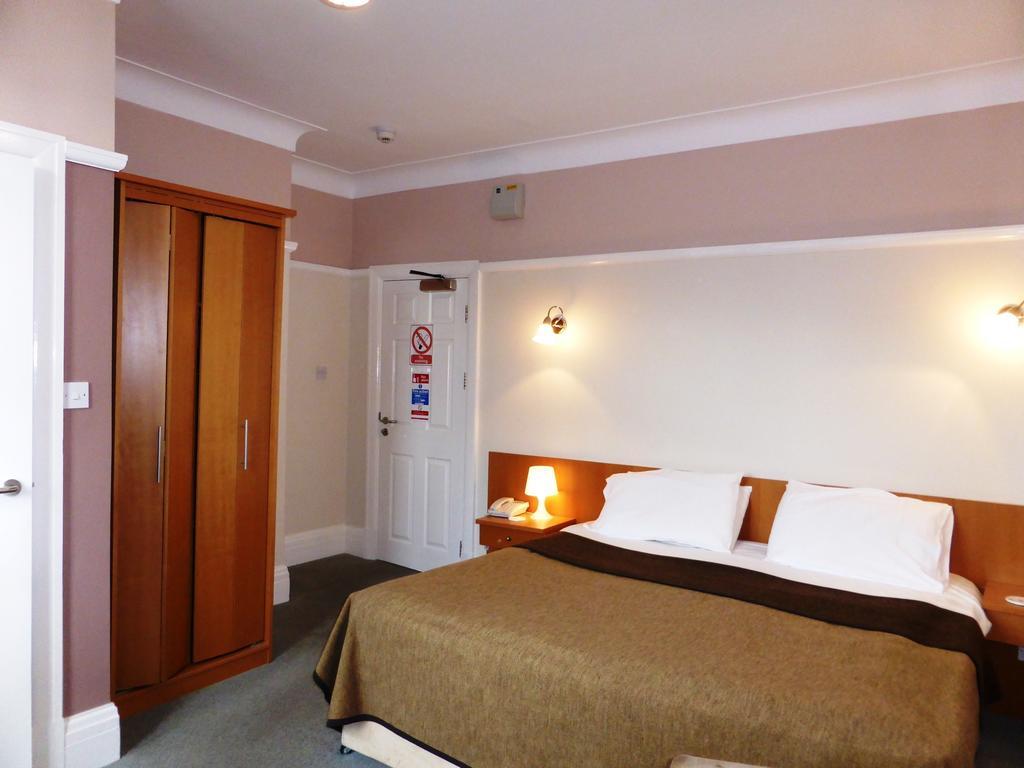 The Old Station House Hotel Manchester Room photo