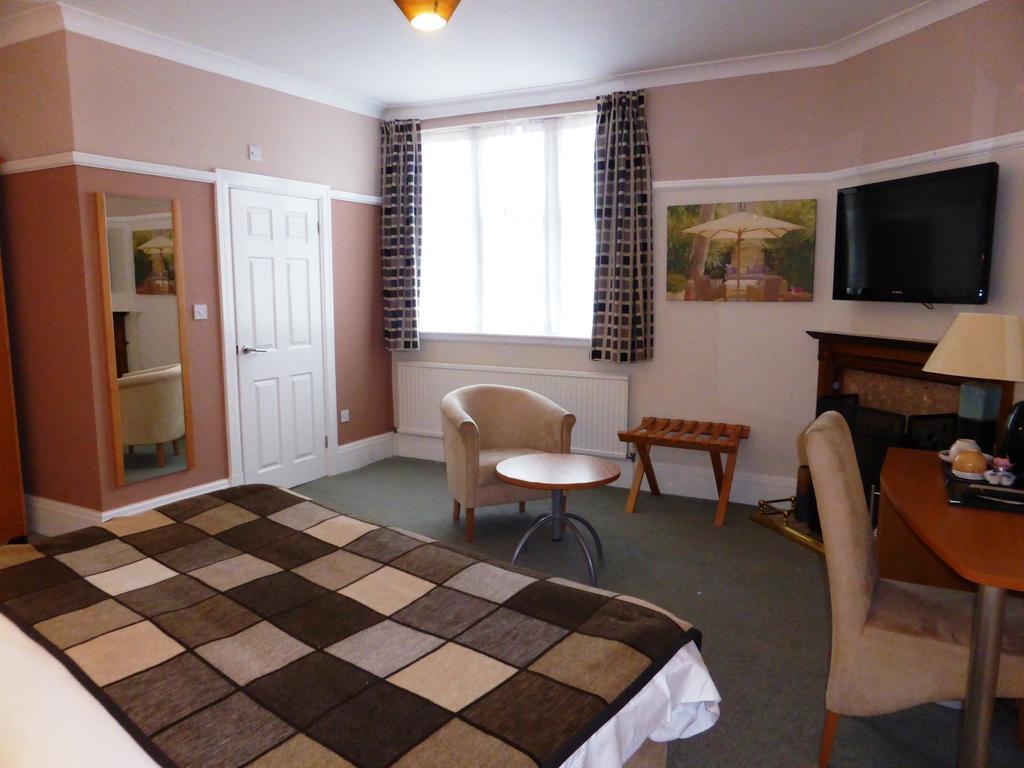 The Old Station House Hotel Manchester Room photo